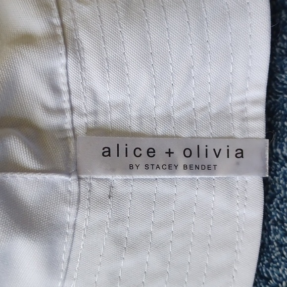 NWT Alice + Olivia Reversible Bucket Hat - Picture 3 of 5